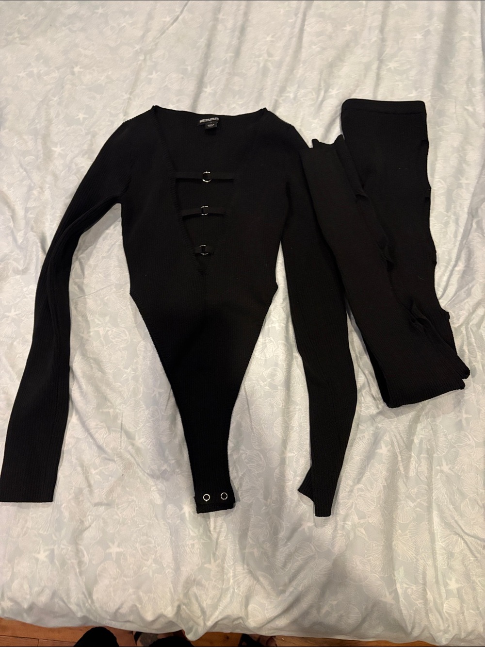 PrettyLittleThing Black Ribbed Long Sleeve Bodysuit and Pants Set